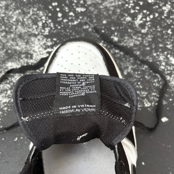 Nike Dunk low Men Monochrome Athletic Shoes size 12 - Picture 6 of 9